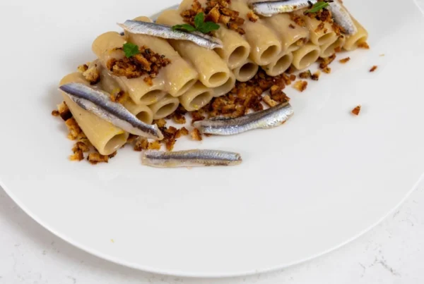 Ricetta di Rigatoni con burro e alici